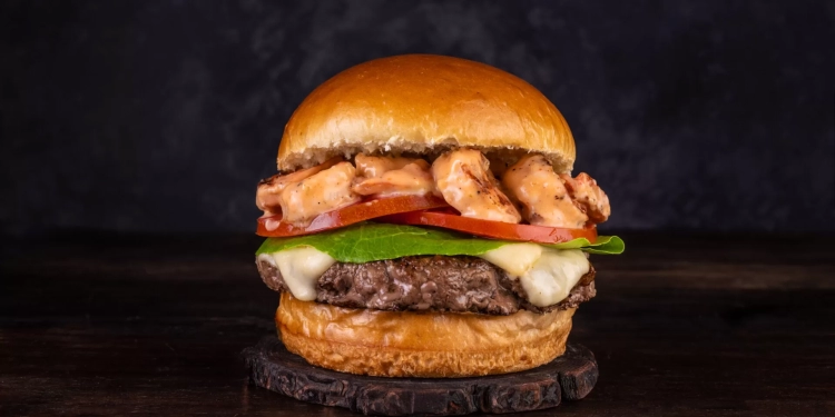 T.T. Burger Convida chega a Brasília com um hambúrguer exclusivo do sous chef Rafael Cavalieri