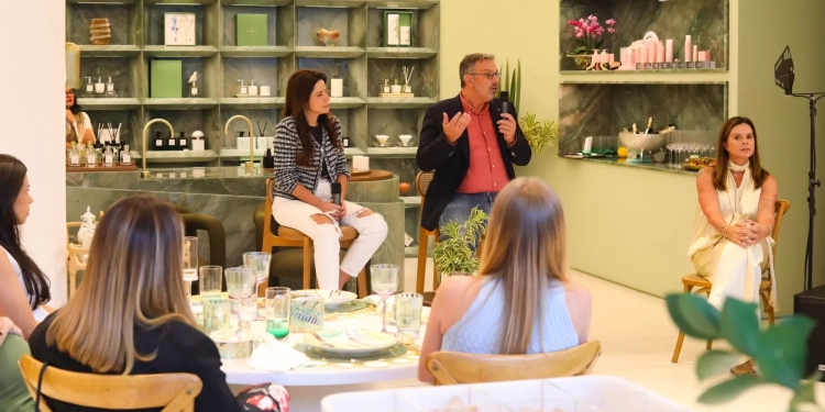 Tania Bulhões promove recepção exclusiva para Frédéric Parlon, da Royal Limoges, em Brasília