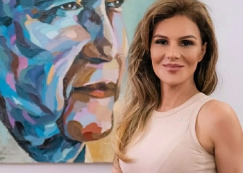 Artista brasiliense Laila Mackenzie expõe em feira internacional de arte na Alemanha
