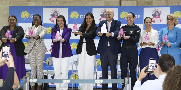 Meninas em Ação: programa do GDF transforma sonhos em liderança e empodera jovens do DF