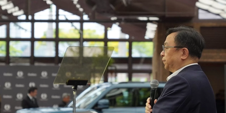 Denza apresenta nova era da mobilidade premium em encontro exclusivo com fundador da BYD Wang Chuanfu em São Paulo