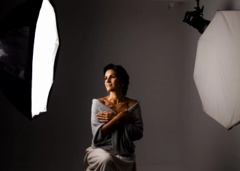 Exposição Prefácio de Tainá Frota celebra coragem e prevenção no Outubro Rosa