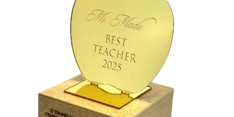 Remembear homenageia educadores em campanha especial pelo Dia dos Professores