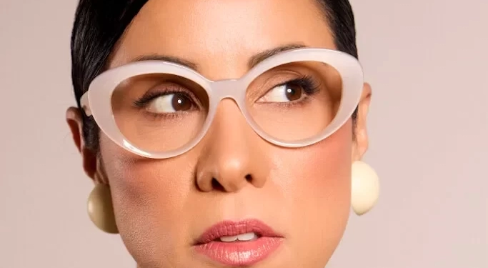 Inspirada por Inhotim: Nova coleção da CASA T. By Janaina Ortiga transforma arte em óculos autorais