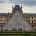 Roubo em Paris: criminosos levam oito joias pertencentes a Coroa Francesa no Museu do Louvre