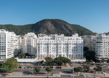 Réveillon no Copacabana Palace celebra a chegada de 2026 com elegância e tradição