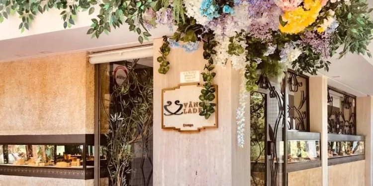 Vania Ladeira celebra 16 anos de ateliê com evento sofisticado e lançamento da coleção Aquária