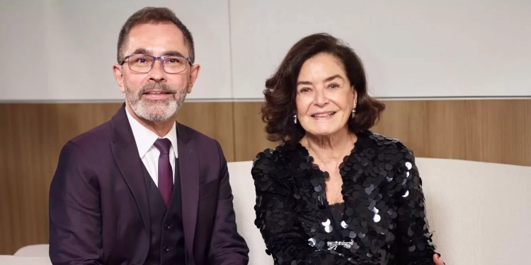 Sofisticação marca a abertura do Luxo de Festa, com talk de Glória Kalil e show de Diego Sans