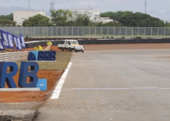 Maior pista de automobilismo ativa do país: Brasília retoma autódromo e prepara reinauguração com show de Bell Marques