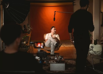 Chef Gil Guimarães apresenta Sabores de Rua, série que celebra a gastronomia popular de Brasília