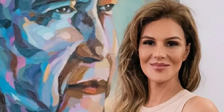 Laila Mackenzie encerra 2025 com destaque internacional na INC Art Fair