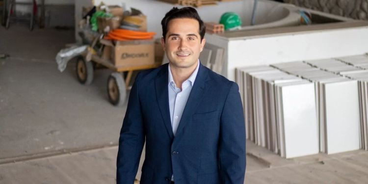 Almería Beira-Lago: Guto Jabour inaugura restaurante de alto-padrão