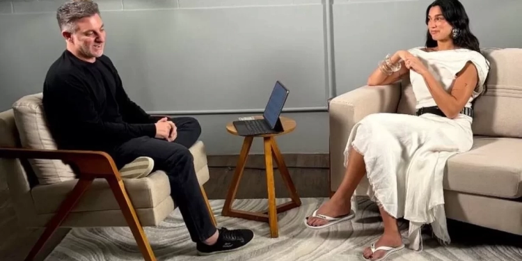 Brasil Core em alta: Dua Lipa posa de Havaianas e encanta fãs com post em homenagem ao Rio