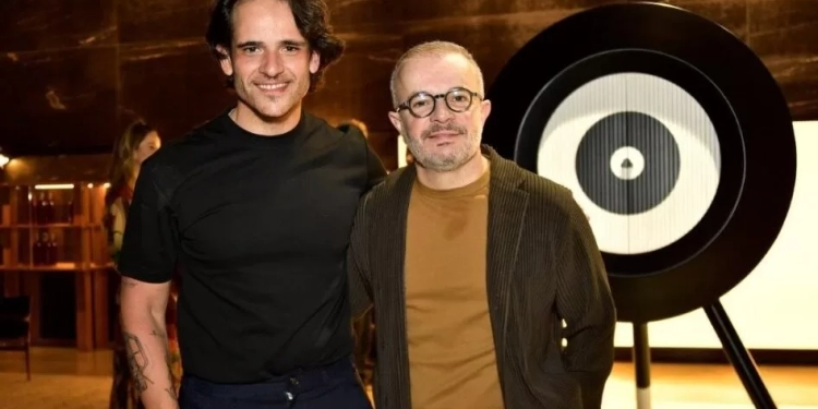 Mula Preta comemora 13 anos com criações que elevam a essência do estúdio