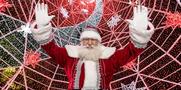 Espetáculo de luz e tradição marca a chegada da Caravana da Coca-Cola ao TGS