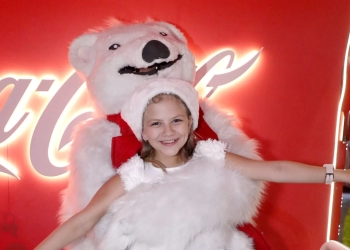 Brasília Shopping recebe a magia da Caravana iluminada Natal da Coca-Cola neste sábado