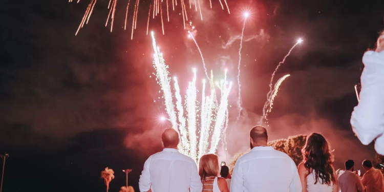 Virada à beira do lago: Iate Clube de Brasília celebra a chegada de 2026 com festa exclusiva