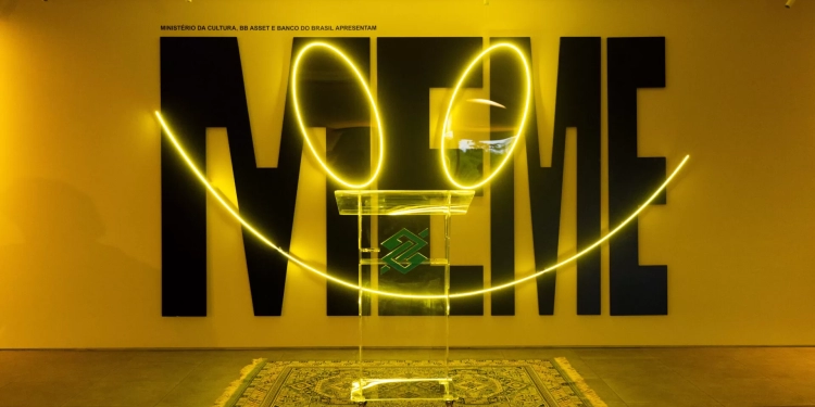 CCBB Brasília abre exposição que revela o poder cultural e político dos memes