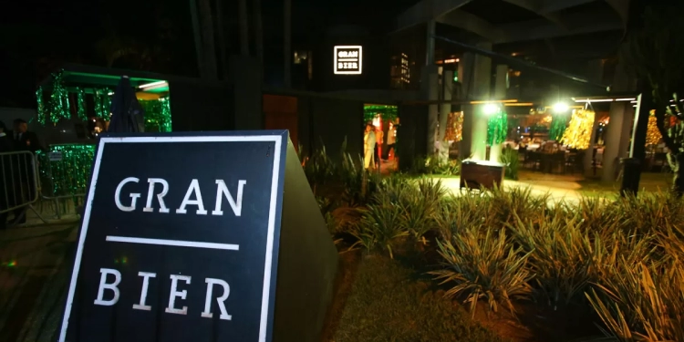 Gran Bier prepara virada do ano com buffet especial em uma experiência completa no Pontão