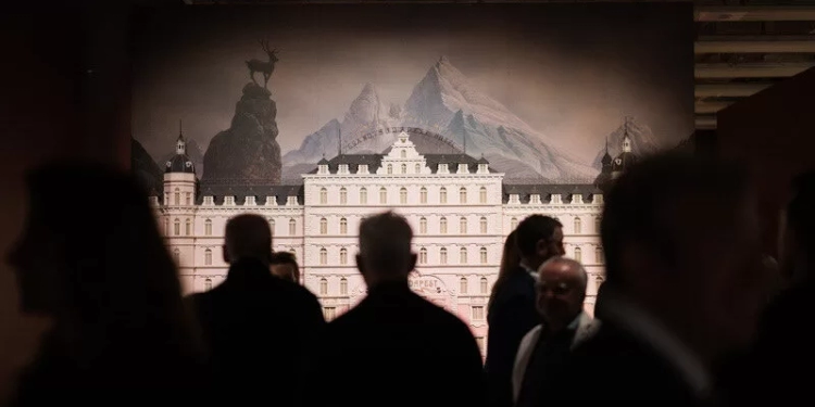 Montblanc reforça presença cultural ao tornar-se Patrocinadora Associada da exposição ‘Wes Anderson: Os Arquivos’ em Londres