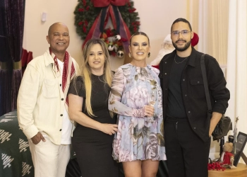 Vitrine de Natal “Sonhos Flutuantes, assinada por Erica Lobo, transforma a Simmons Park Sul em cenário de encantamento