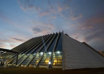 Teatro Nacional volta ao centro da vida cultural de Brasília após um ano de reabertura