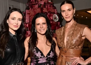 Tania Bulhões celebra o Natal com jantar intimista em sua loja conceito nos Jardins