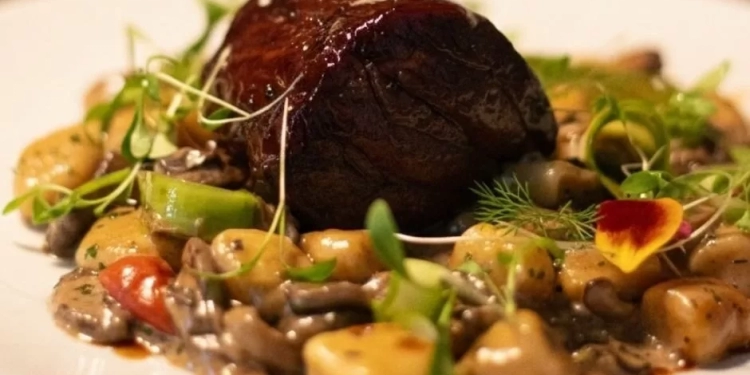 Nova casa do grupo Almería reforça protagonismo da culinária mediterrânea no lago sul