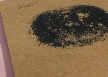 Renata Weber estreia no romance com O Ano Um, obra entre texto, imagem e som