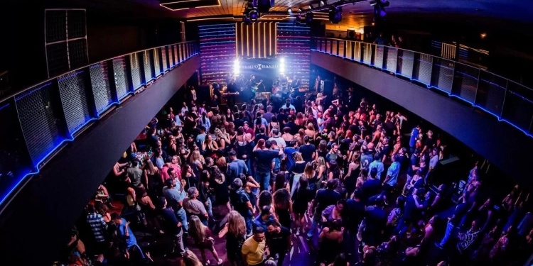 Temporâneo inicia terceira temporada em Brasília com rock, nova decoração e programação até abril