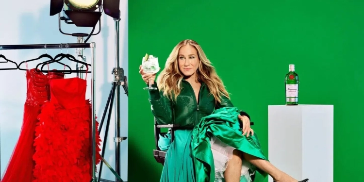 Dos “300 nãos” ao palco global: Tanqueray aposta em Sarah Jessica Parker como embaixadora