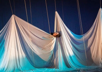 CCBB Brasília recebe espetáculo “À Beira do Sol” na programação de aniversário da Cia. Os Buriti