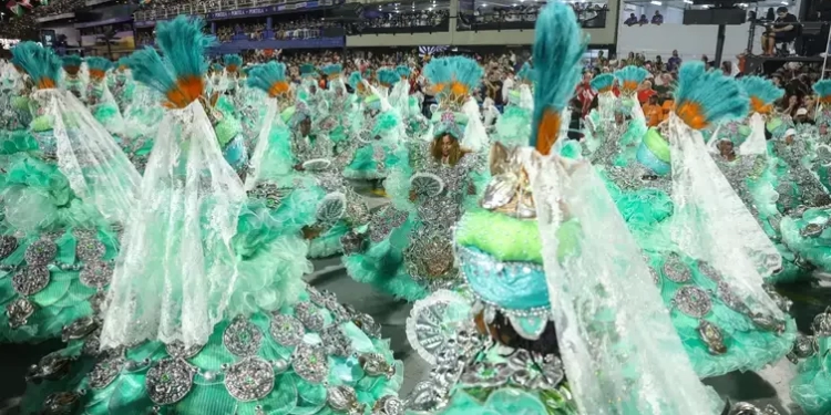 Carnaval 2026: enredos do Grupo Especial do Rio exaltam memória, cultura negra e figuras históricas