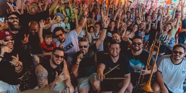 Abre-alas para a folia: Bloco Eduardo e Mônica anima o Brasília Shopping neste domingo