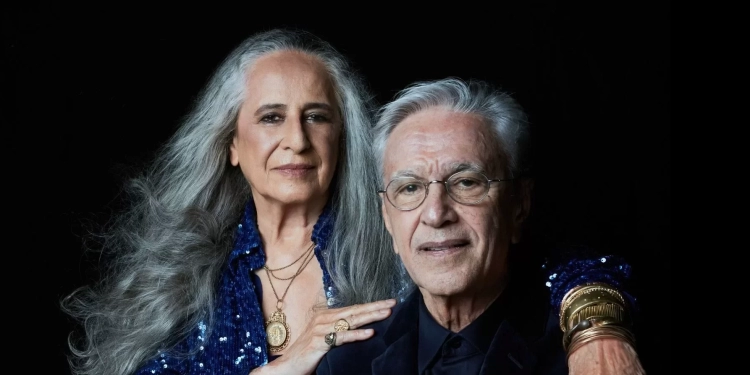 Caetano Veloso e Maria Bethânia vencem Grammy 2026 com álbum ao vivo
