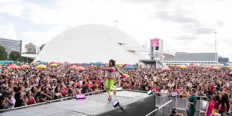 Plataforma Carnaval Monumental reúne seis blocos no Museu Nacional da República