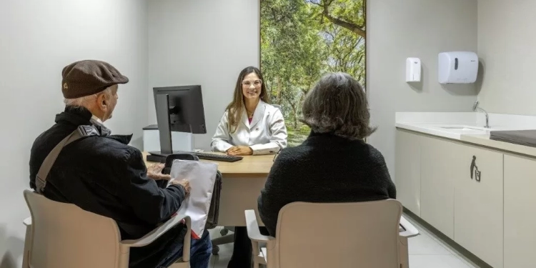 Hospital Santa Lúcia aponta avanço do envelhecimento no Brasil e realiza encontro para debater solidão e envelhecimento ativo