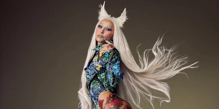 Sabrina Sato abre o Carnaval com fantasia couture de elfa tatuada