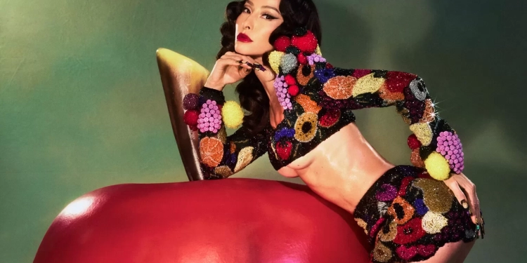 Três looks e muita música: Sabrina Sato comemora aniversário com festa badalada no Rio de Janeiro