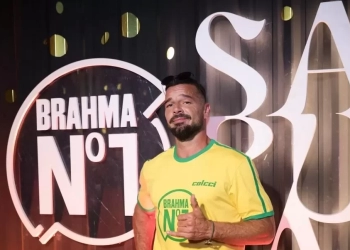 Uma semana após o Super Bowl, Ricky Martin retorna à Sapucaí no Camarote Nº1
