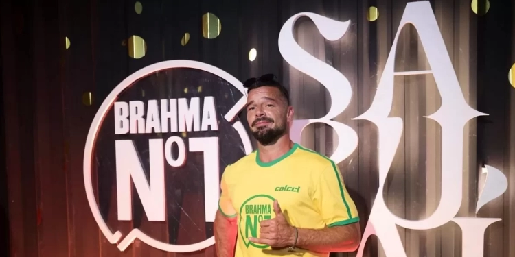Uma semana após o Super Bowl, Ricky Martin retorna à Sapucaí no Camarote Nº1