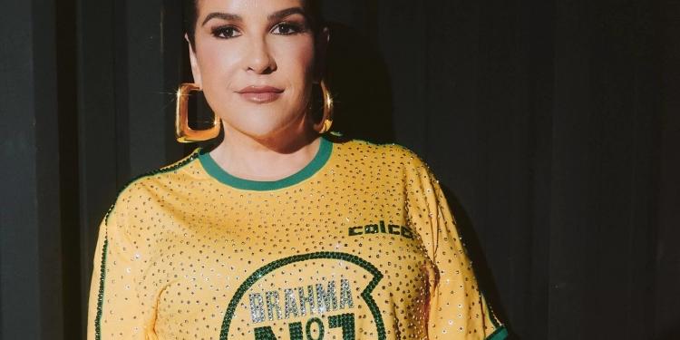 Ju Ferraz, a mulher por trás do Carnaval carioca, inicia a temporada com look manifesto