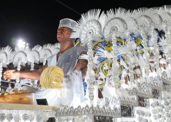 Da fé afro-brasileira ao Manguebeat: os enredos que tomaram a Sapucaí entre 17 e 18 de carnaval