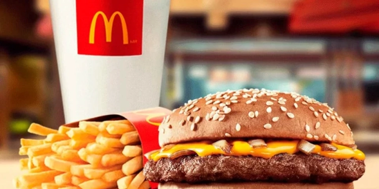 McDonald’s aprimora o preparo de seus sanduíches clássicos e reforça a experiência do sabor