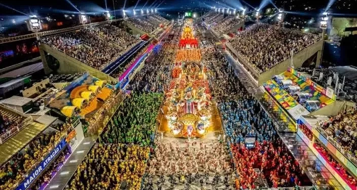 Confira: primeira noite do Grupo Especial reúne homenagens e emoção