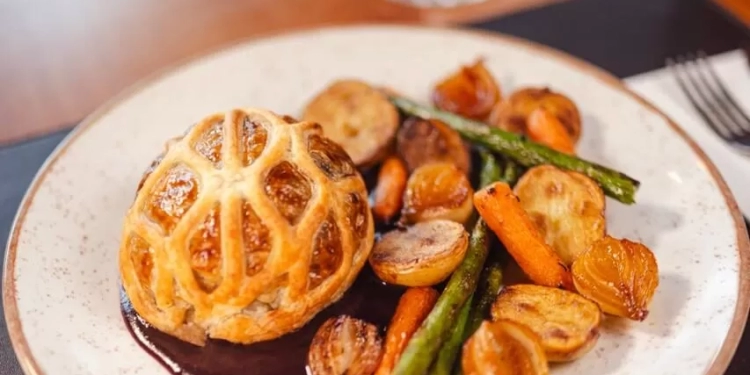 Cantucci Osteria celebra 15 anos com releitura sofisticada de clássico e nova carta autoral de drinks