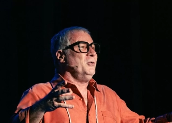 “Tom Jobim Musical” chega a Brasília e celebra legado do maestro em superprodução