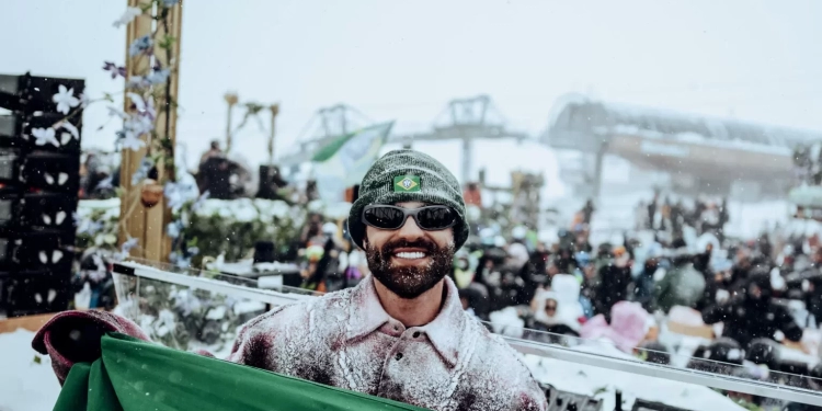 Alok domina o Tomorrowland Winter 2026 com três performances marcantes nos Alpes franceses