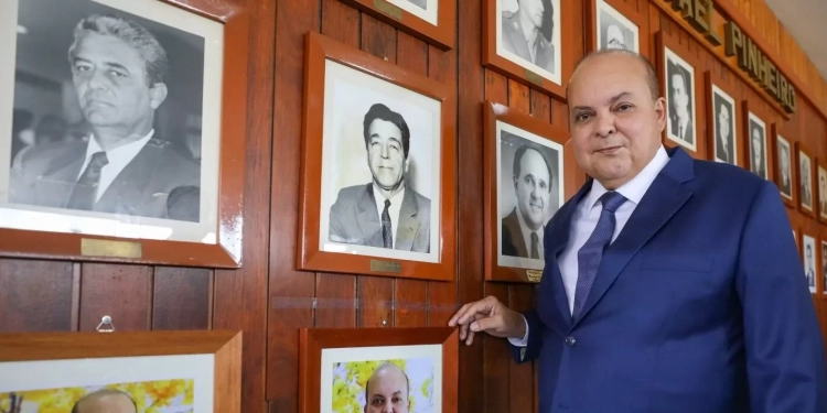 Ibaneis Rocha integra a Galeria dos Governadores do DF com segunda foto e registro de dois mandatos consecutivos