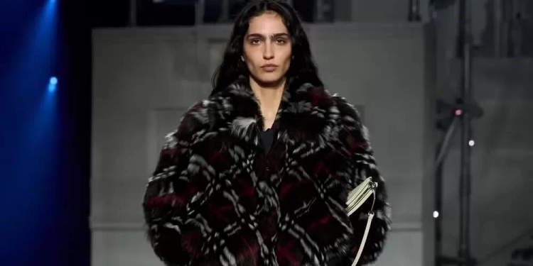 Das passarelas para o guarda-roupa: 5 tendências da Semana de Moda de Milão para apostar agora